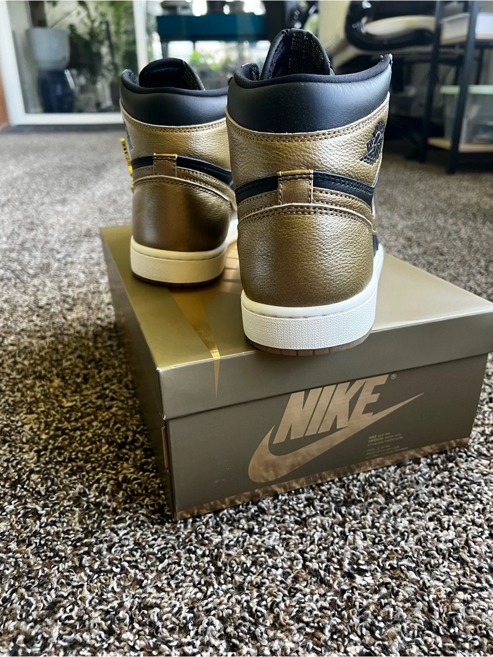 Jordan Retro High Top Sneakers - Black & Metallic Gold